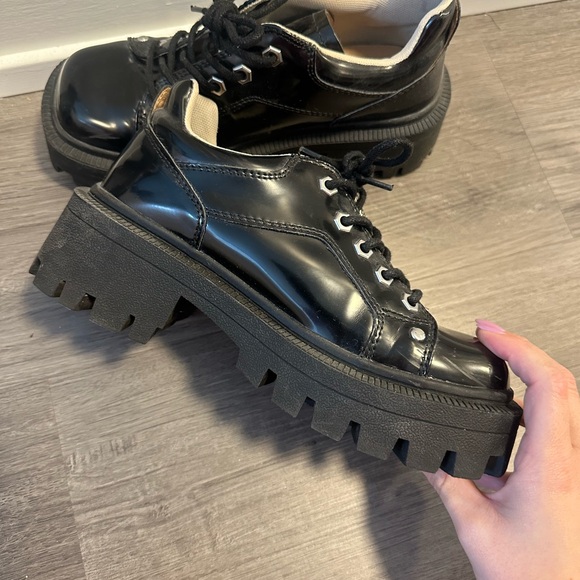 UO - Platform Oxford Shoes - Picture 3 of 4